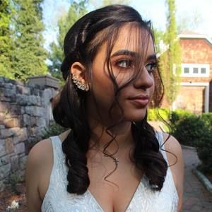 Meet your Posher, Gabriella